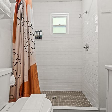 Cedar Blossom Bungalow Is A Cozy Getaway With A 5 Minute Walk To Downtown! Хот-Спрингс Экстерьер фото