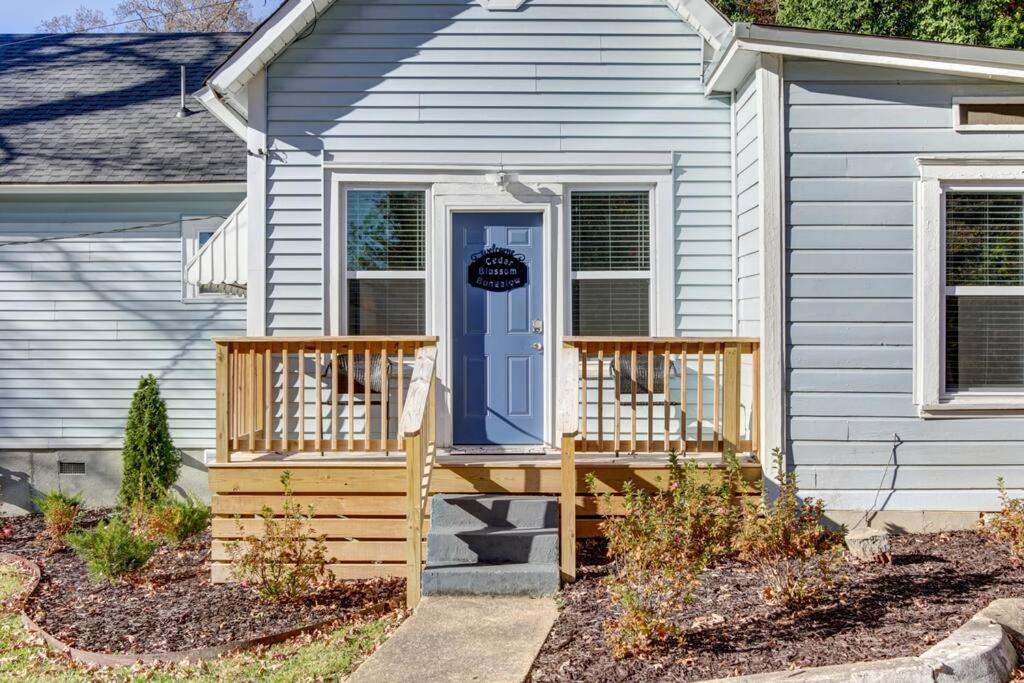 Cedar Blossom Bungalow Is A Cozy Getaway With A 5 Minute Walk To Downtown! Хот-Спрингс Экстерьер фото