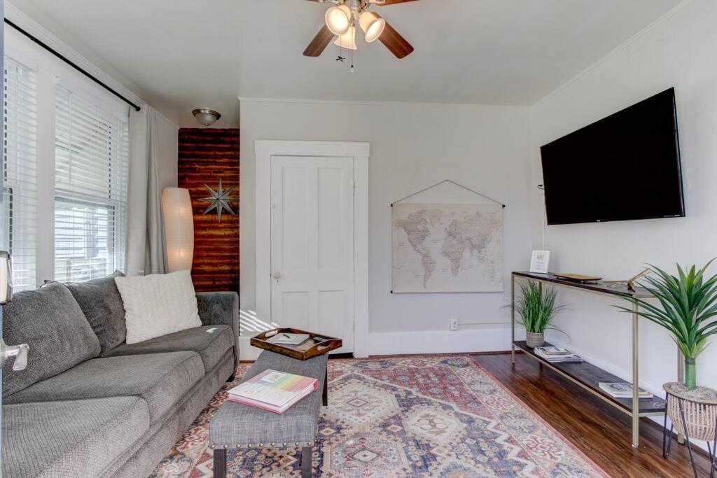 Cedar Blossom Bungalow Is A Cozy Getaway With A 5 Minute Walk To Downtown! Хот-Спрингс Экстерьер фото