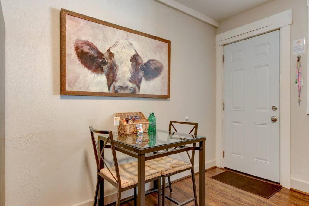 Cedar Blossom Bungalow Is A Cozy Getaway With A 5 Minute Walk To Downtown! Хот-Спрингс Экстерьер фото