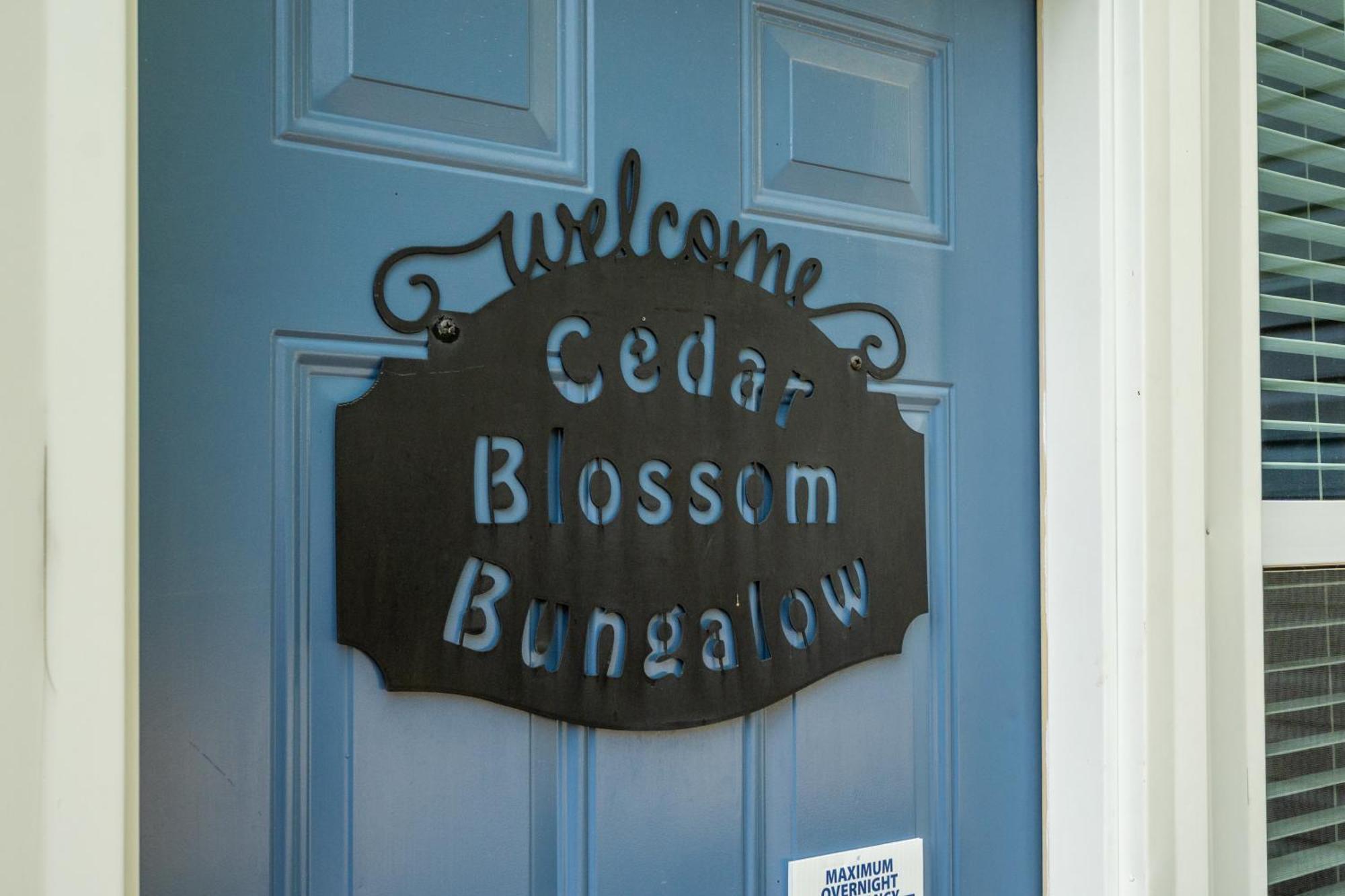 Cedar Blossom Bungalow Is A Cozy Getaway With A 5 Minute Walk To Downtown! Хот-Спрингс Экстерьер фото