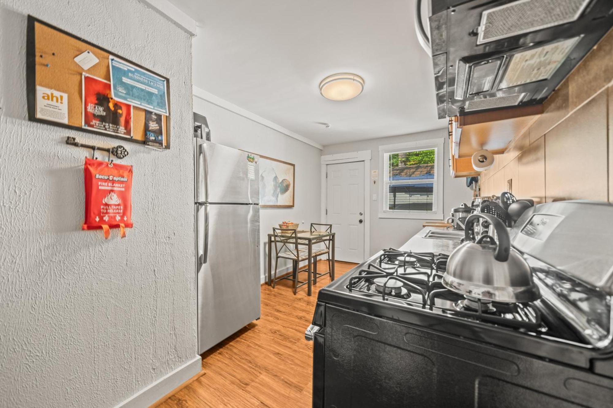 Cedar Blossom Bungalow Is A Cozy Getaway With A 5 Minute Walk To Downtown! Хот-Спрингс Экстерьер фото